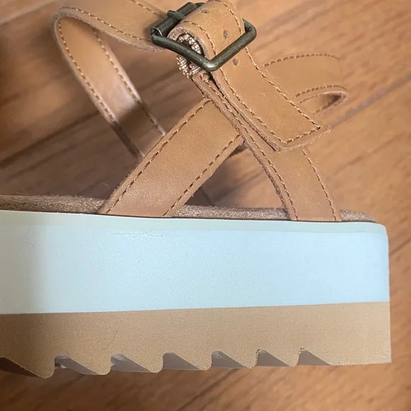 TOMS Women's Tan Platform Sandals - Picture 6 of 7
